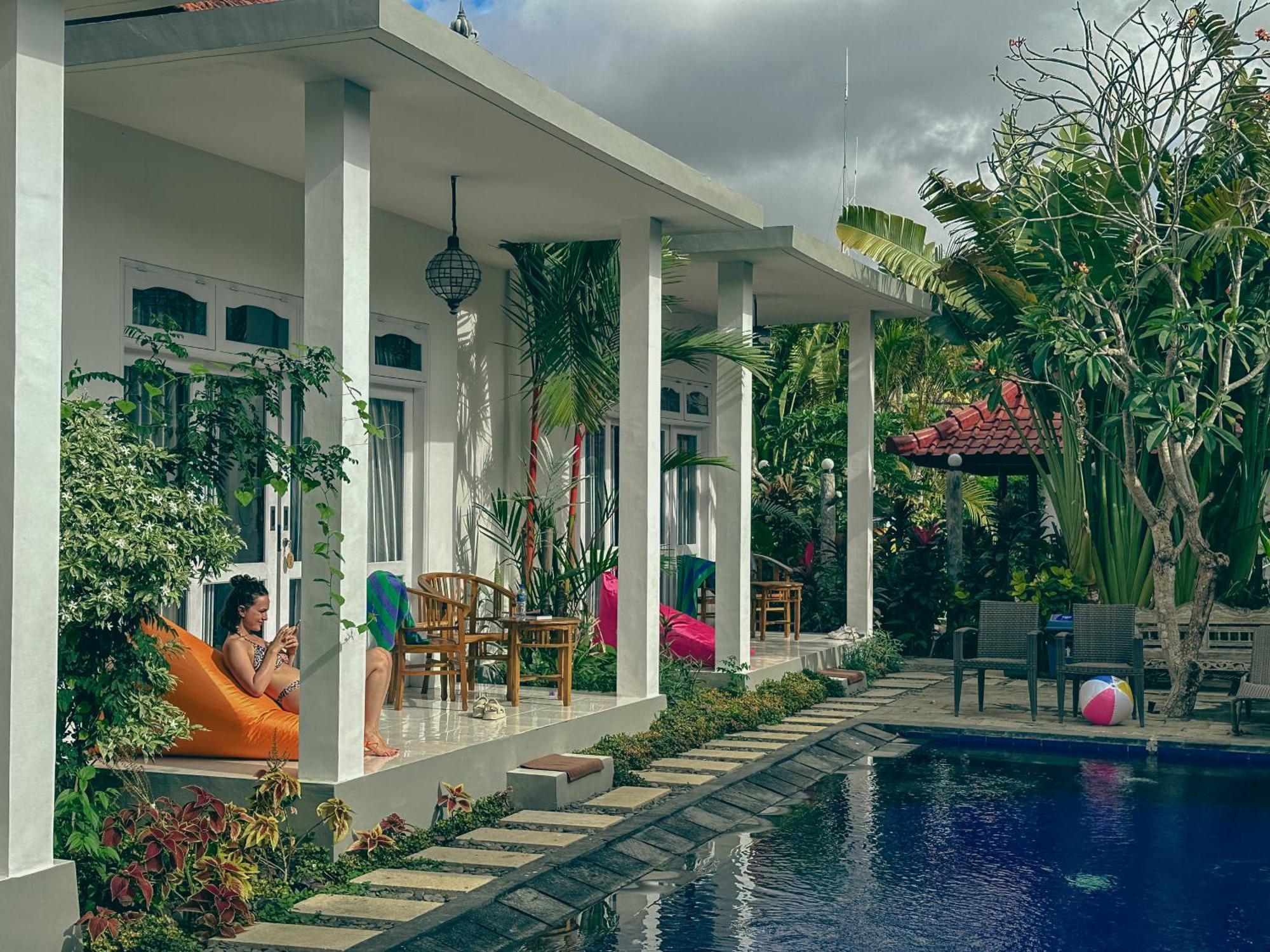 Bali Stuti Jimbaran Inn Exterior photo